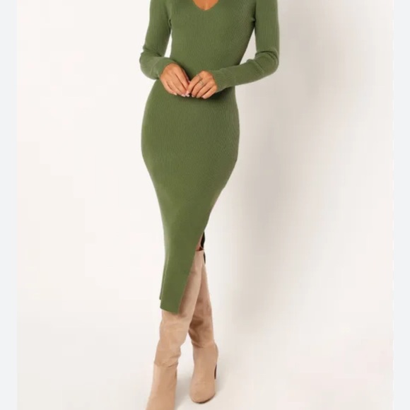 Petal & Pup Dresses & Skirts - Petal & Pup Green Ribbed Bodycon Dress V-Neck Long Sleeve